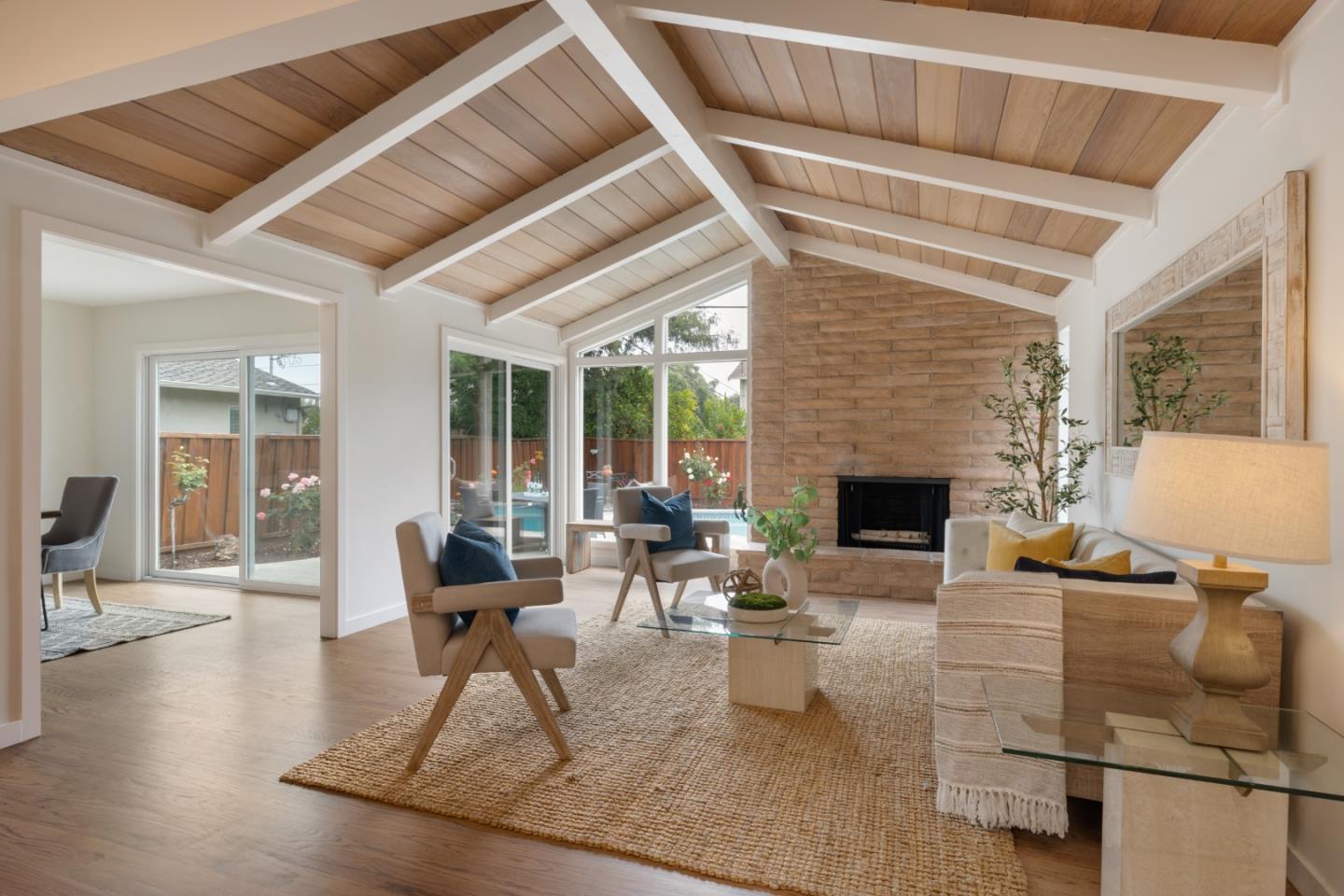 343 Redwood Avenue