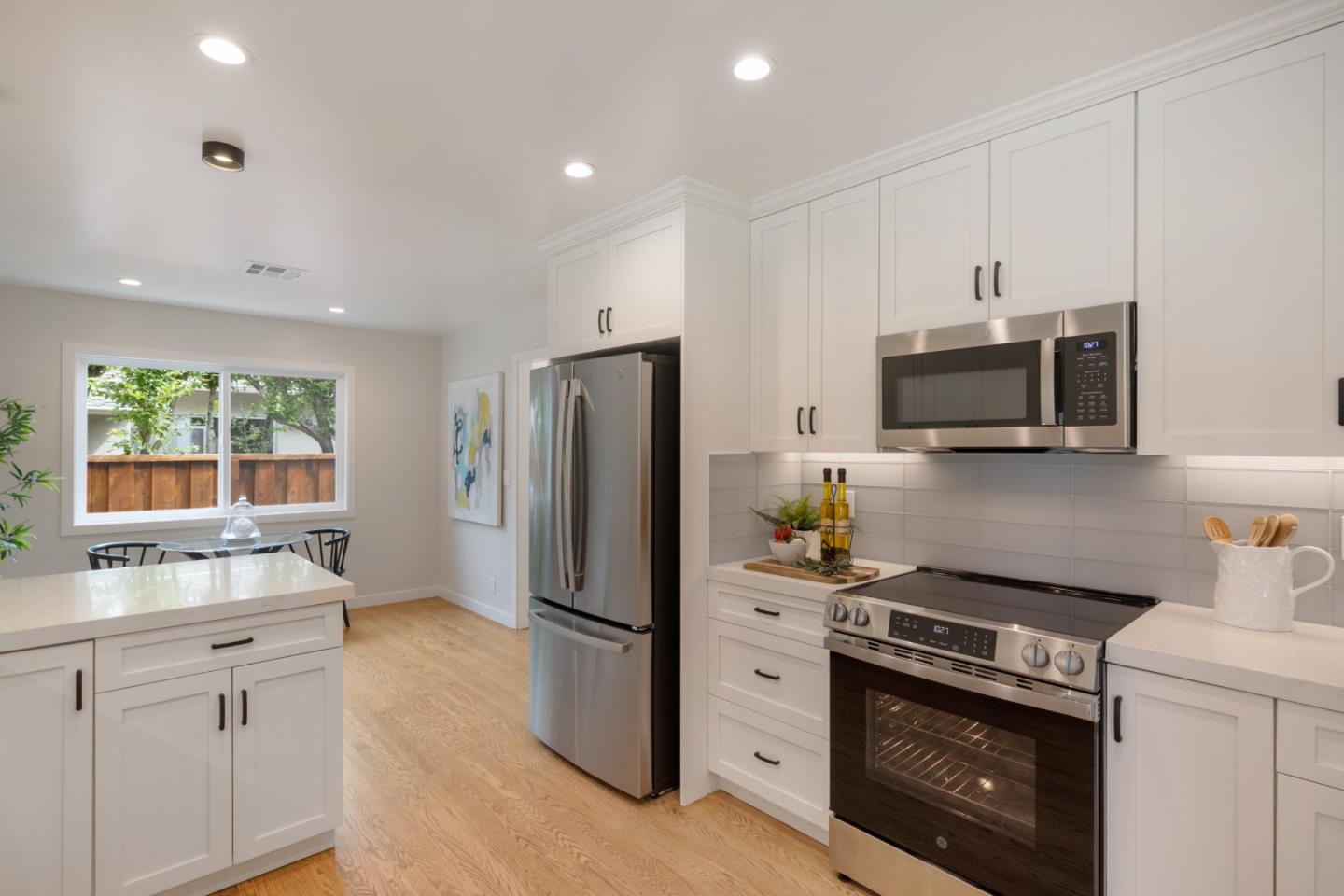 343 Redwood Avenue