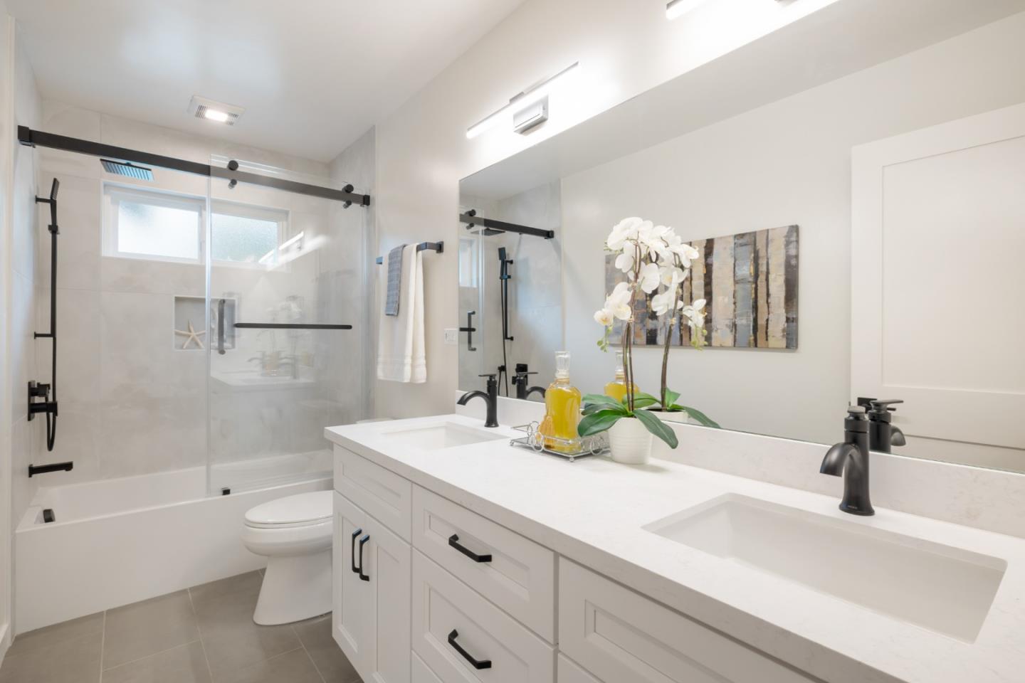 343 Redwood Avenue