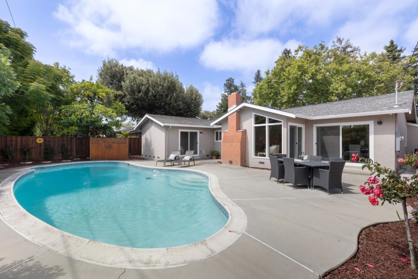 343 Redwood Avenue