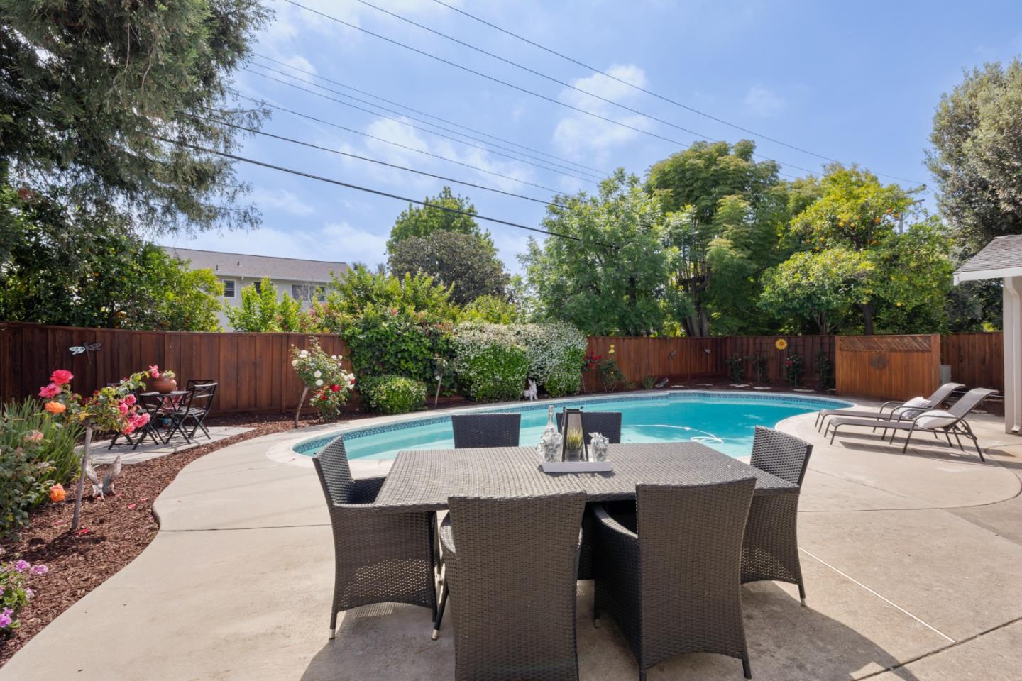 343 Redwood Avenue