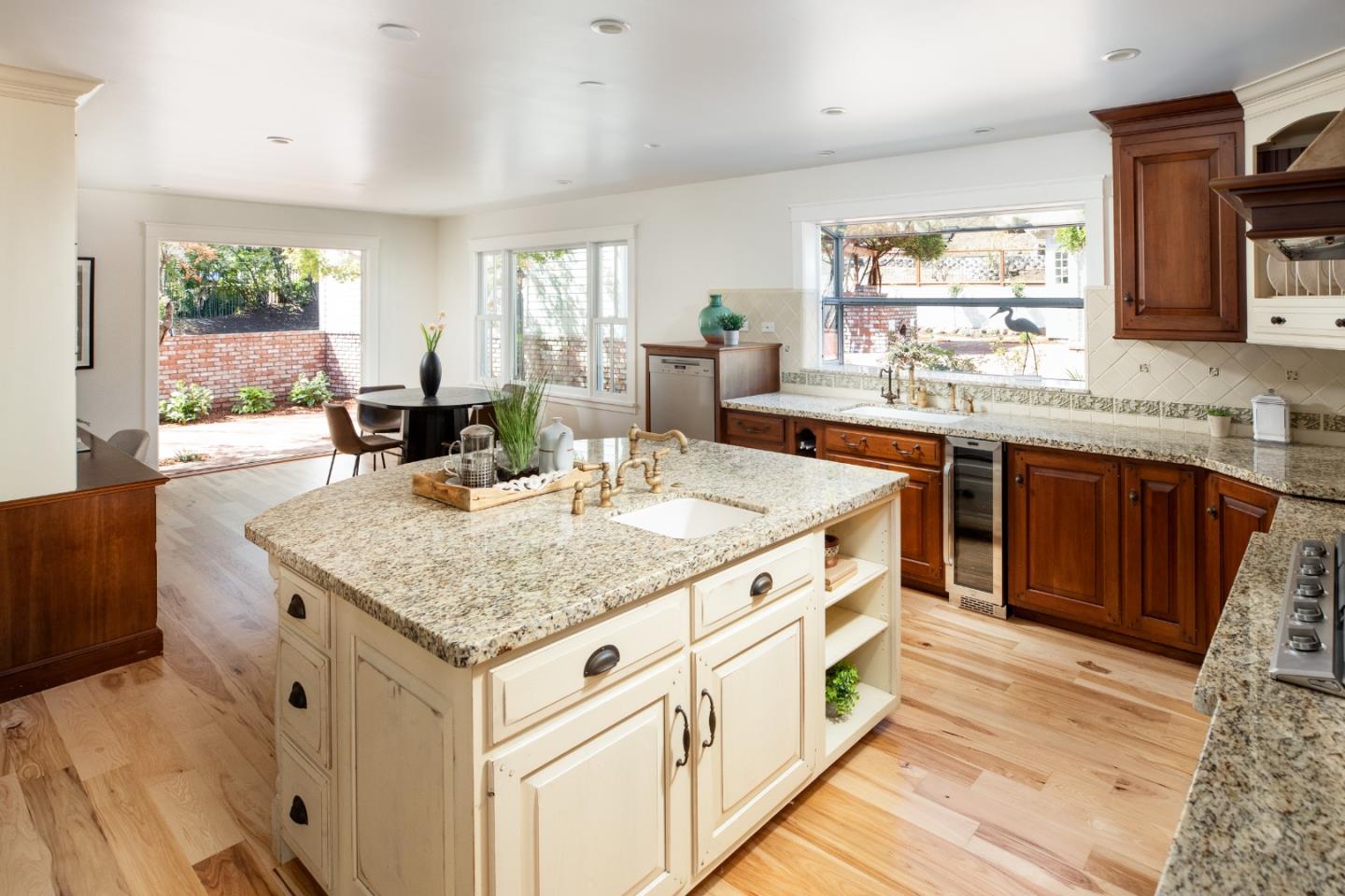13415 Country WAY