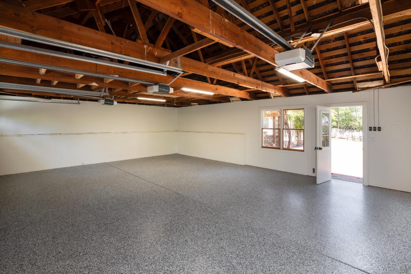 13415 Country WAY