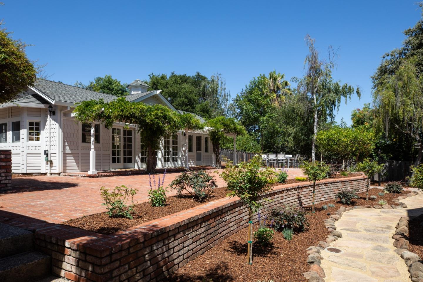 13415 Country WAY