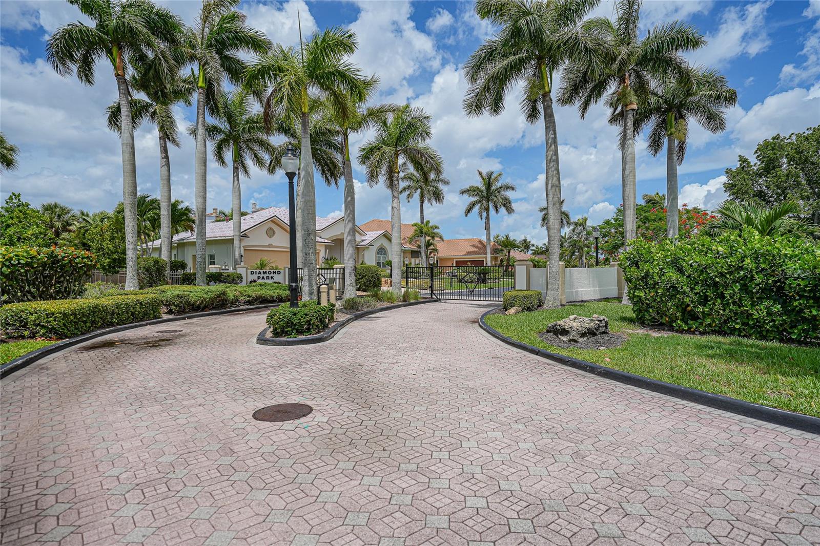 3351 DIAMOND KEY CT