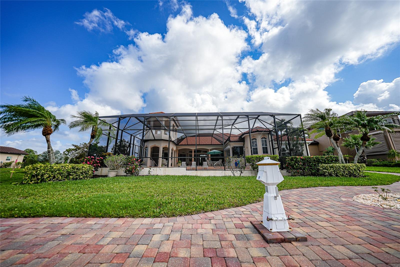 3351 DIAMOND KEY CT