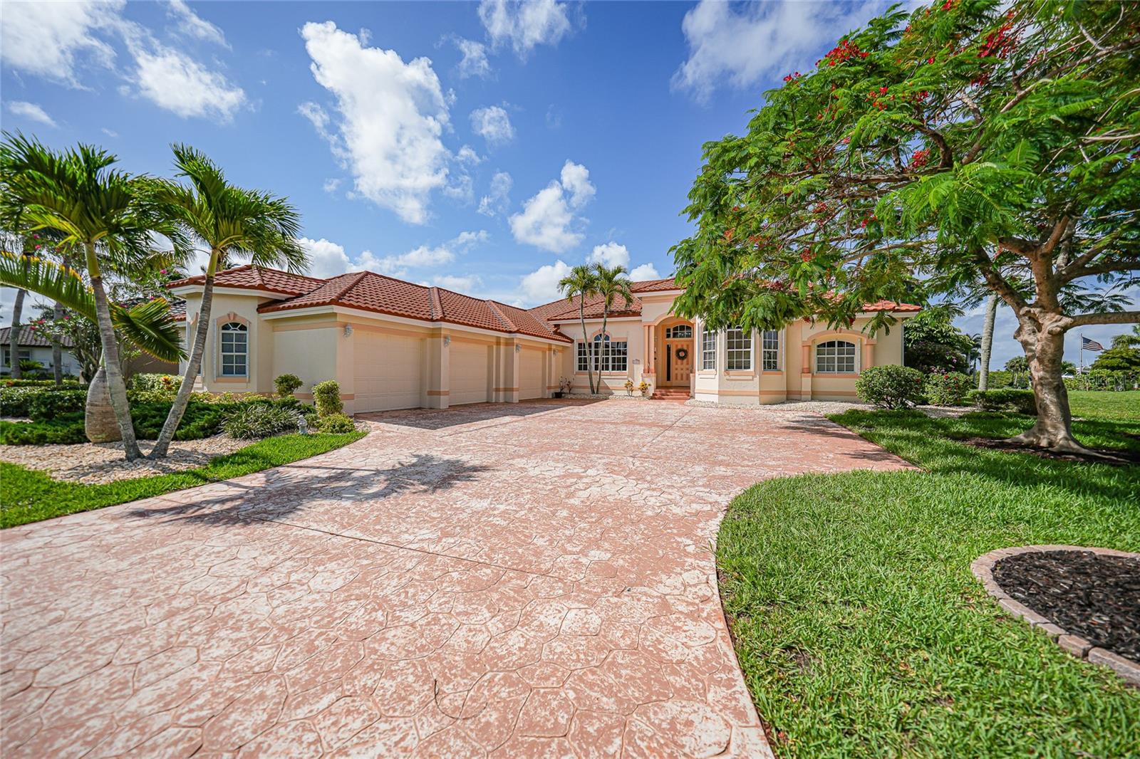 3351 DIAMOND KEY CT