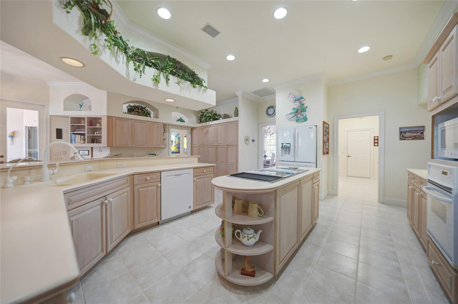 3351 DIAMOND KEY CT