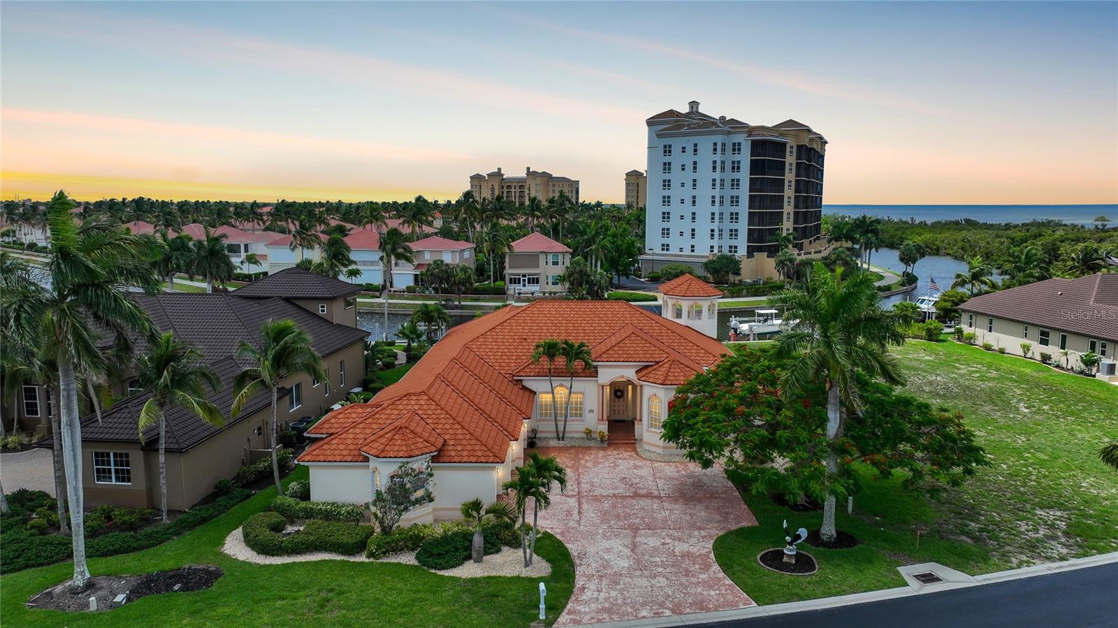 3351 DIAMOND KEY CT