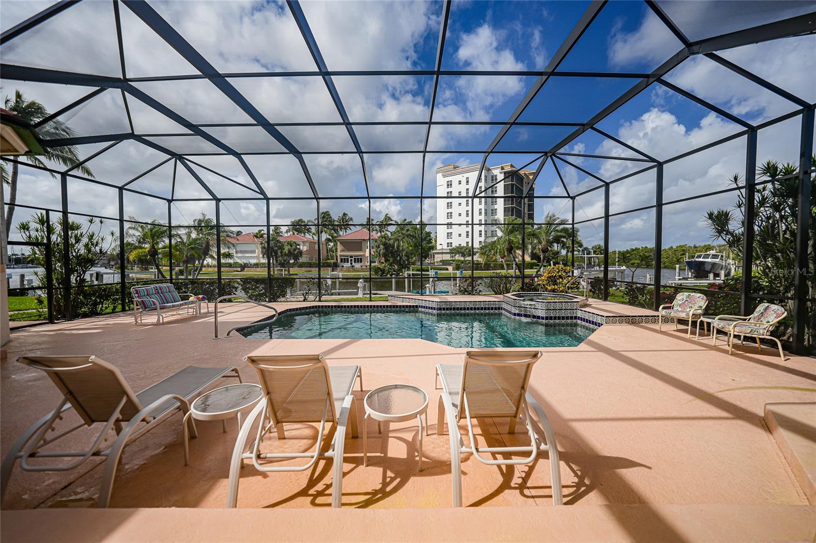 3351 DIAMOND KEY CT
