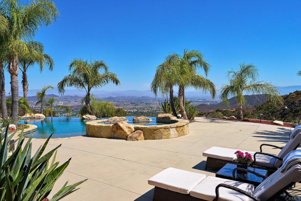 38290 Via Vista Grande