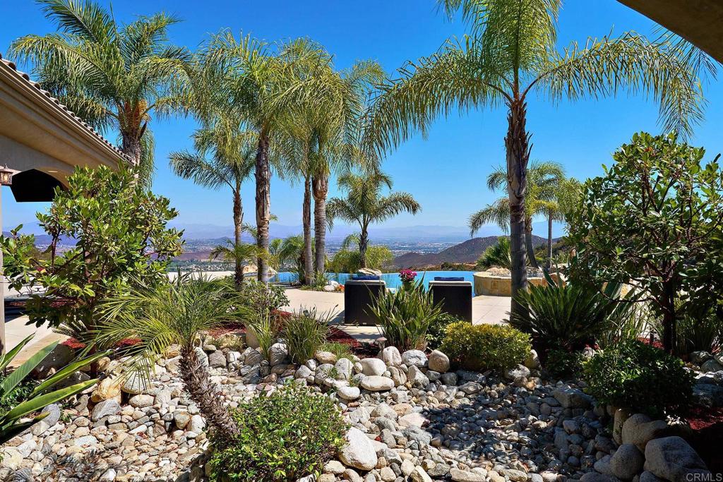 38290 Via Vista Grande