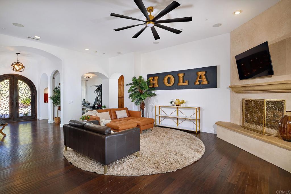 2869 Dos Lomas Place