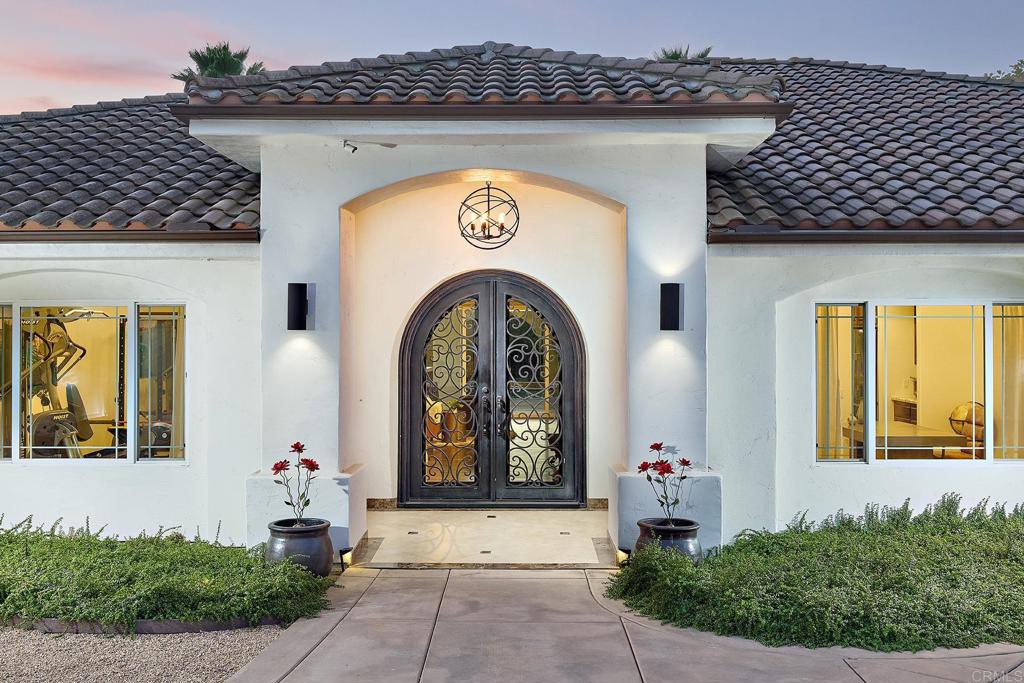 2869 Dos Lomas Place