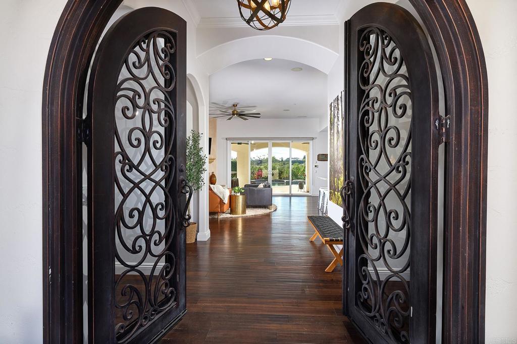 2869 Dos Lomas Place