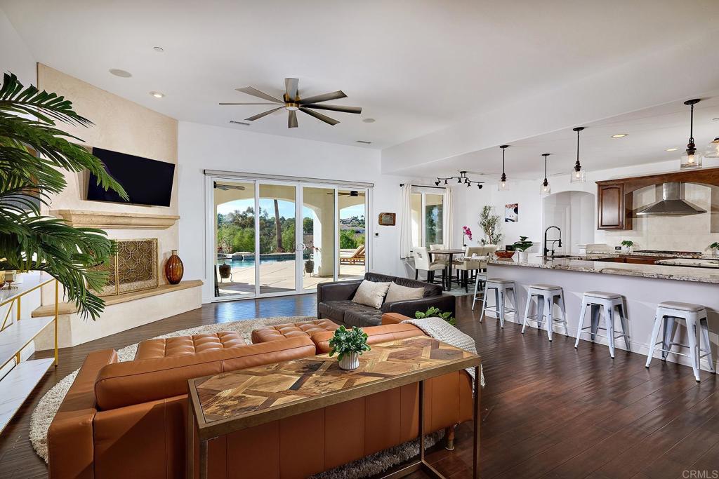 2869 Dos Lomas Place