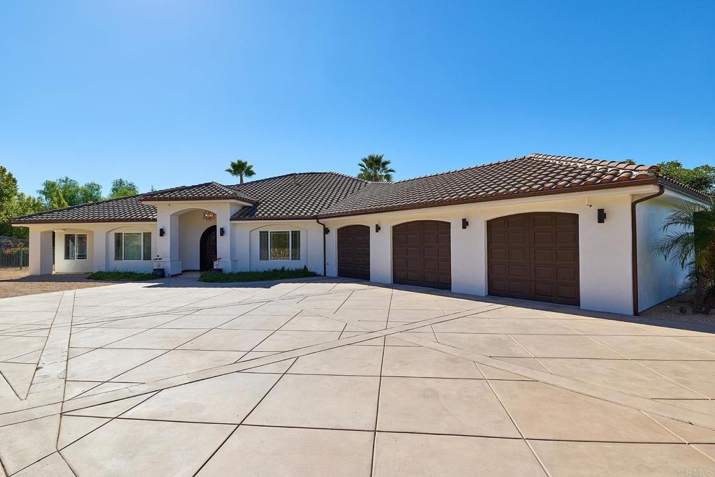 2869 Dos Lomas Place