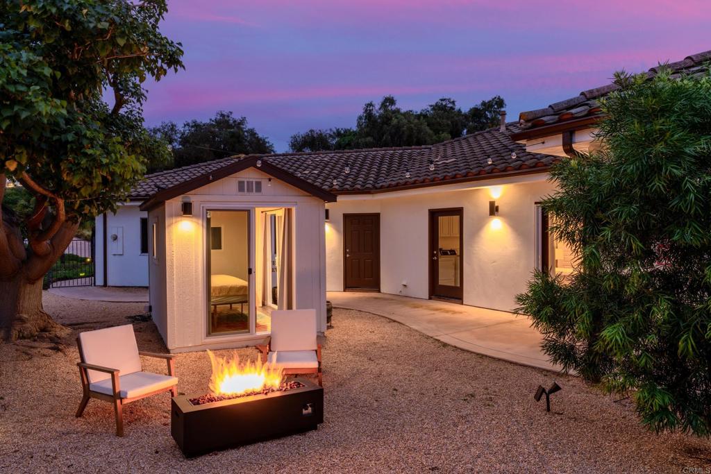 2869 Dos Lomas Place