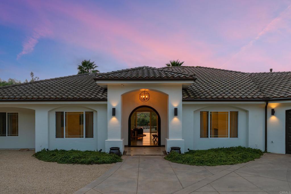 2869 Dos Lomas Place