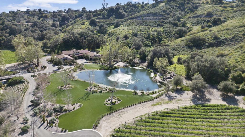 2869 Dos Lomas Place