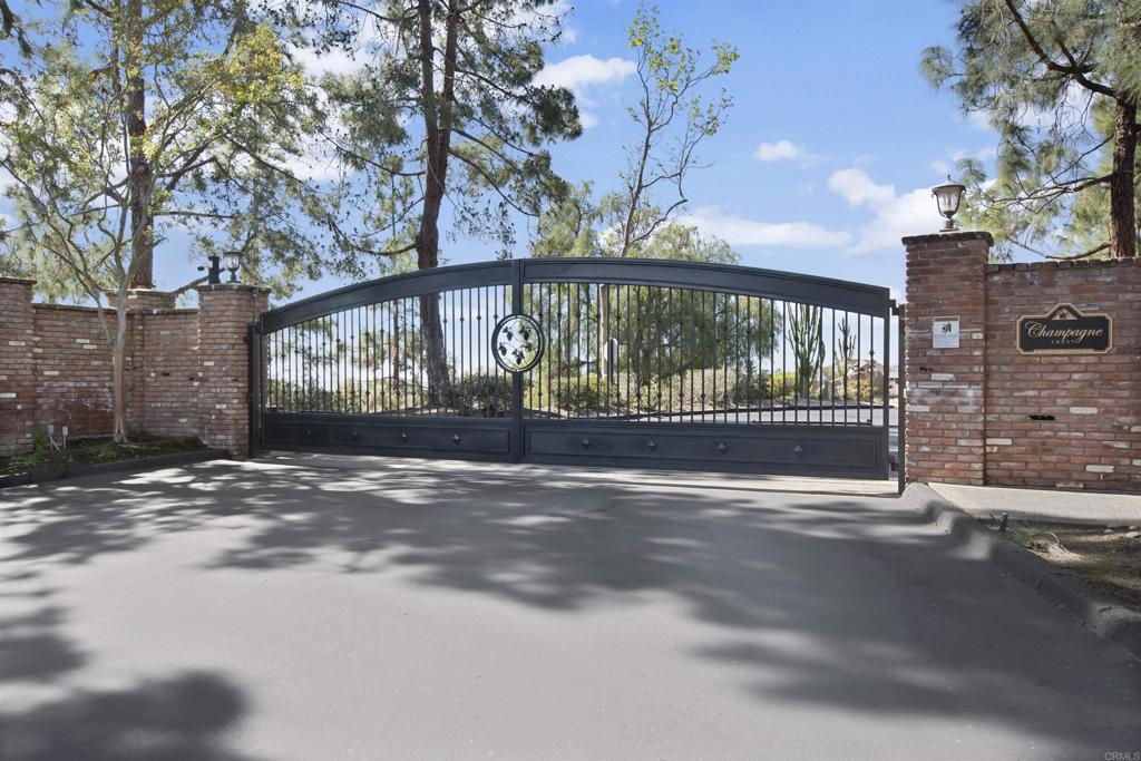 2869 Dos Lomas Place