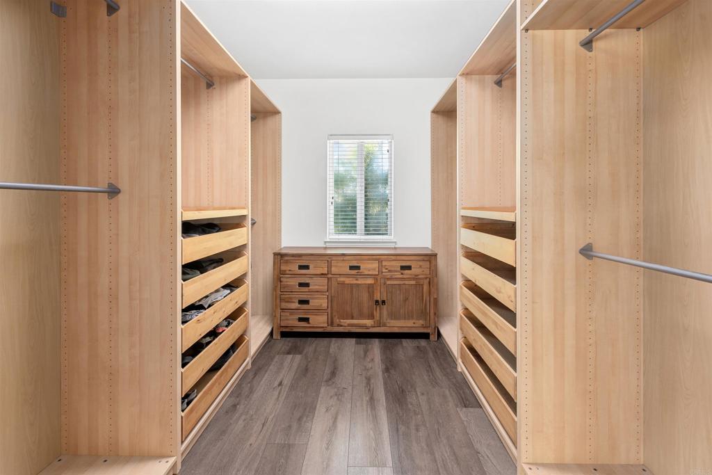 2869 Dos Lomas Place