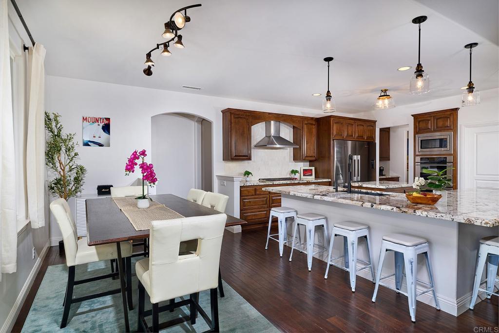 2869 Dos Lomas Place