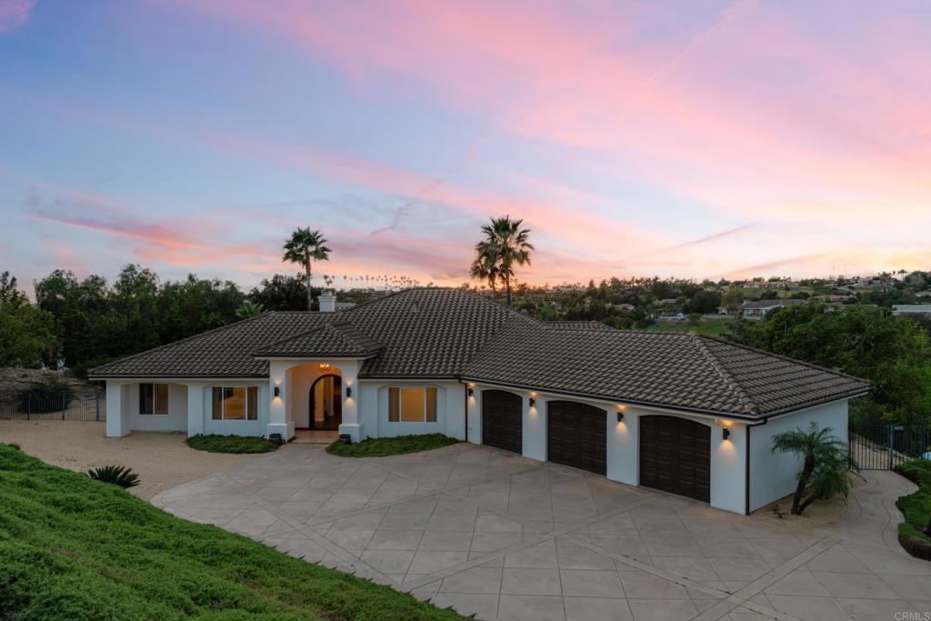 2869 Dos Lomas Place