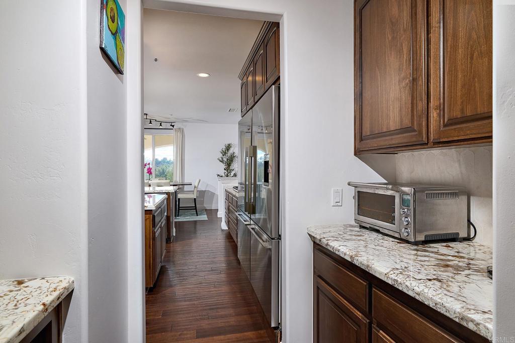 2869 Dos Lomas Place