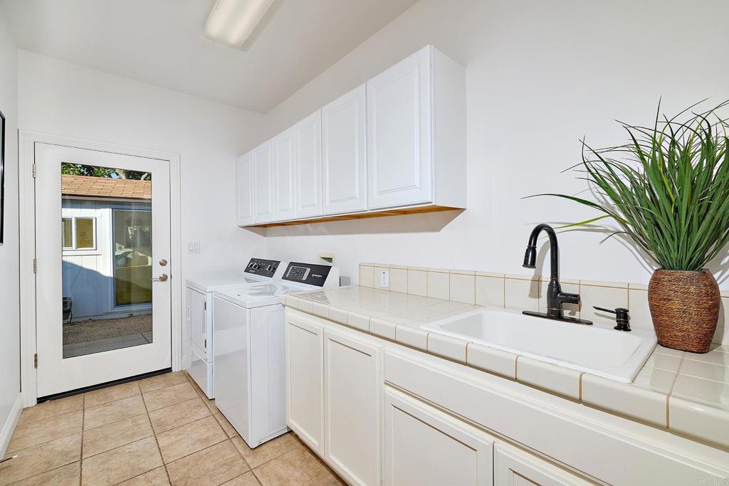 2869 Dos Lomas Place