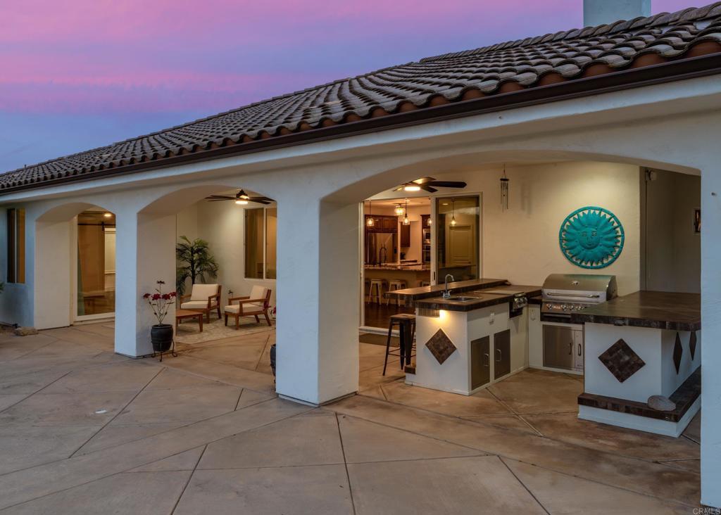 2869 Dos Lomas Place