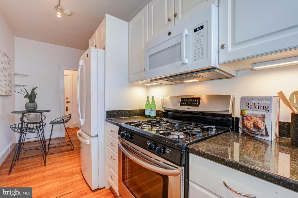 3022 Porter NW #302