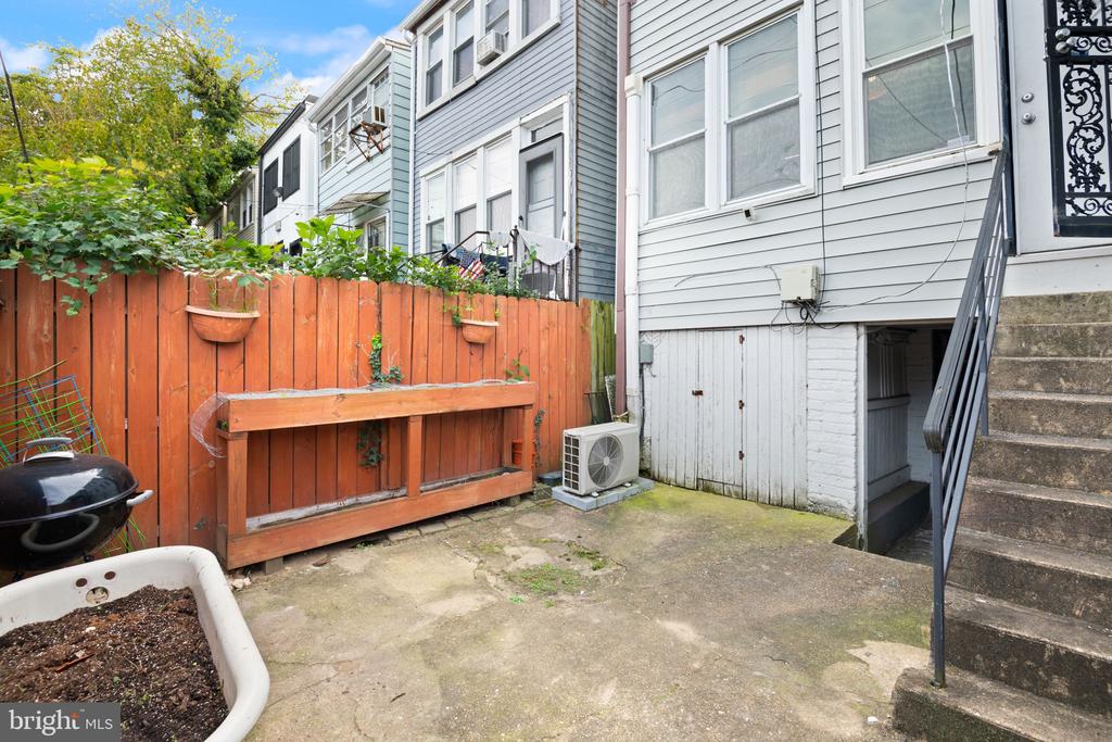 1408 Ridge Pl SE