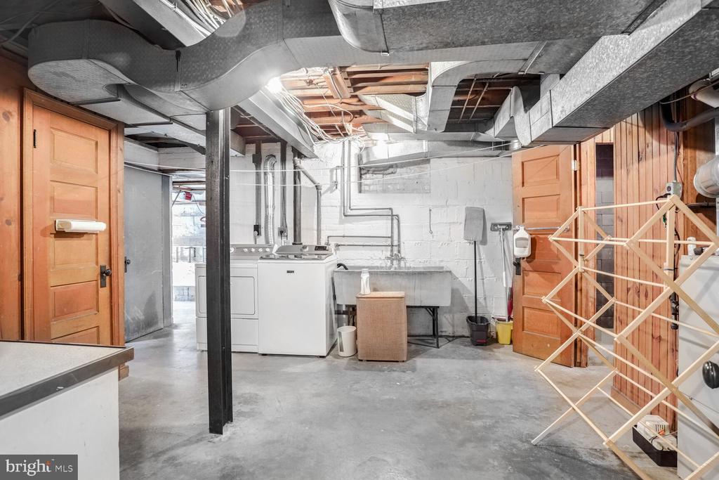 6688 32nd Pl NW