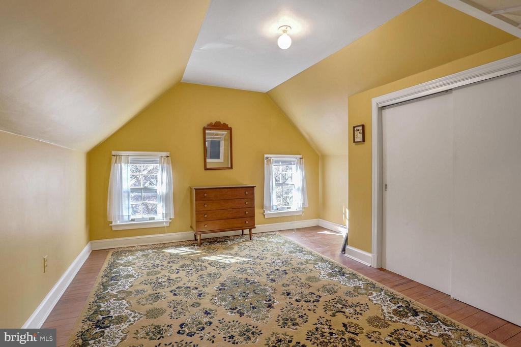 6688 32nd Pl NW