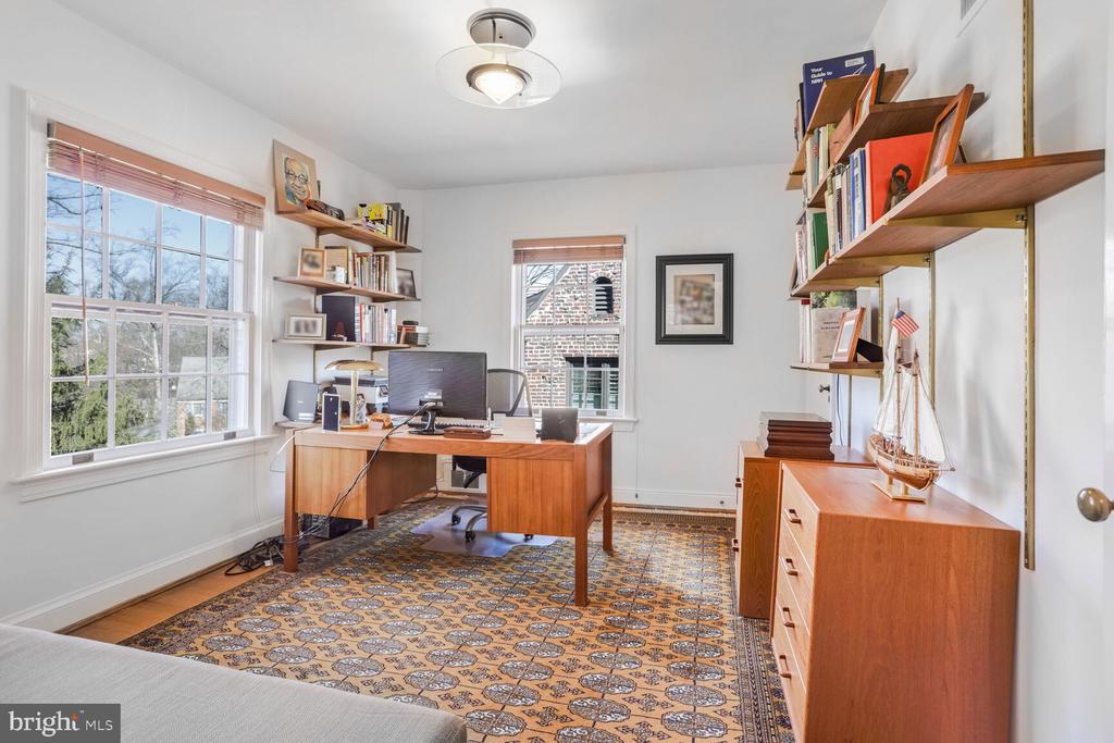 6688 32nd Pl NW
