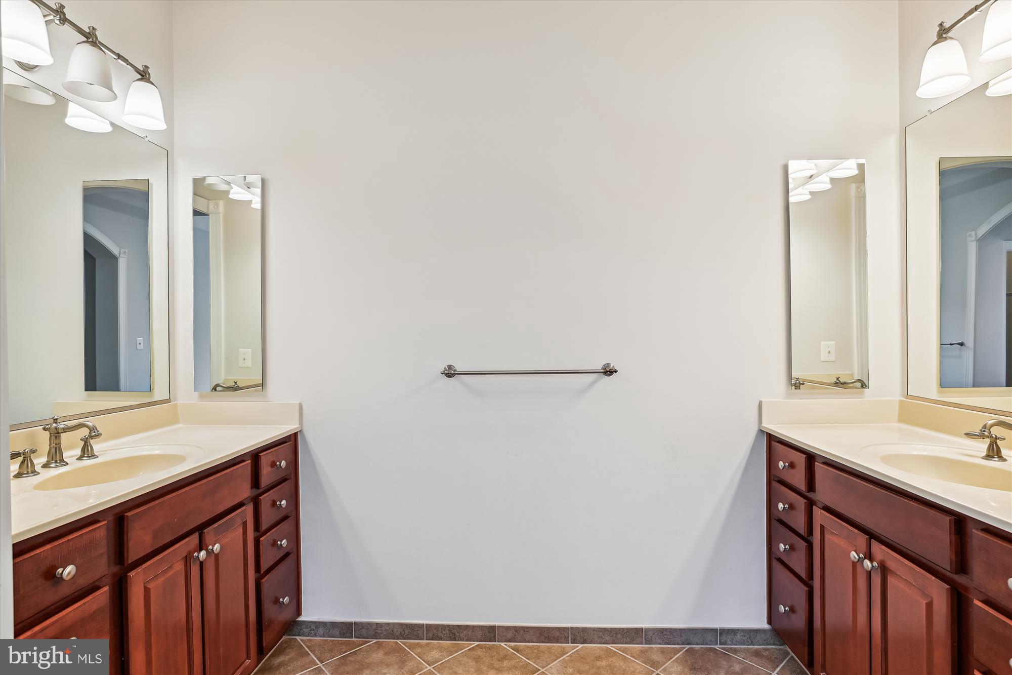 710 Fantail Ct