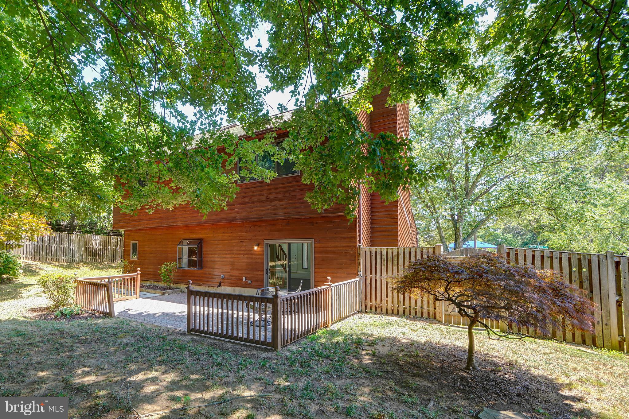 1266 Green Holly Dr