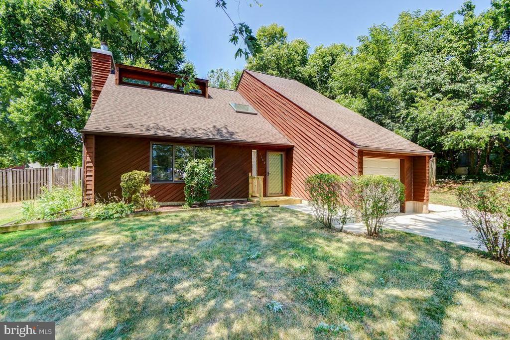 1266 Green Holly Dr