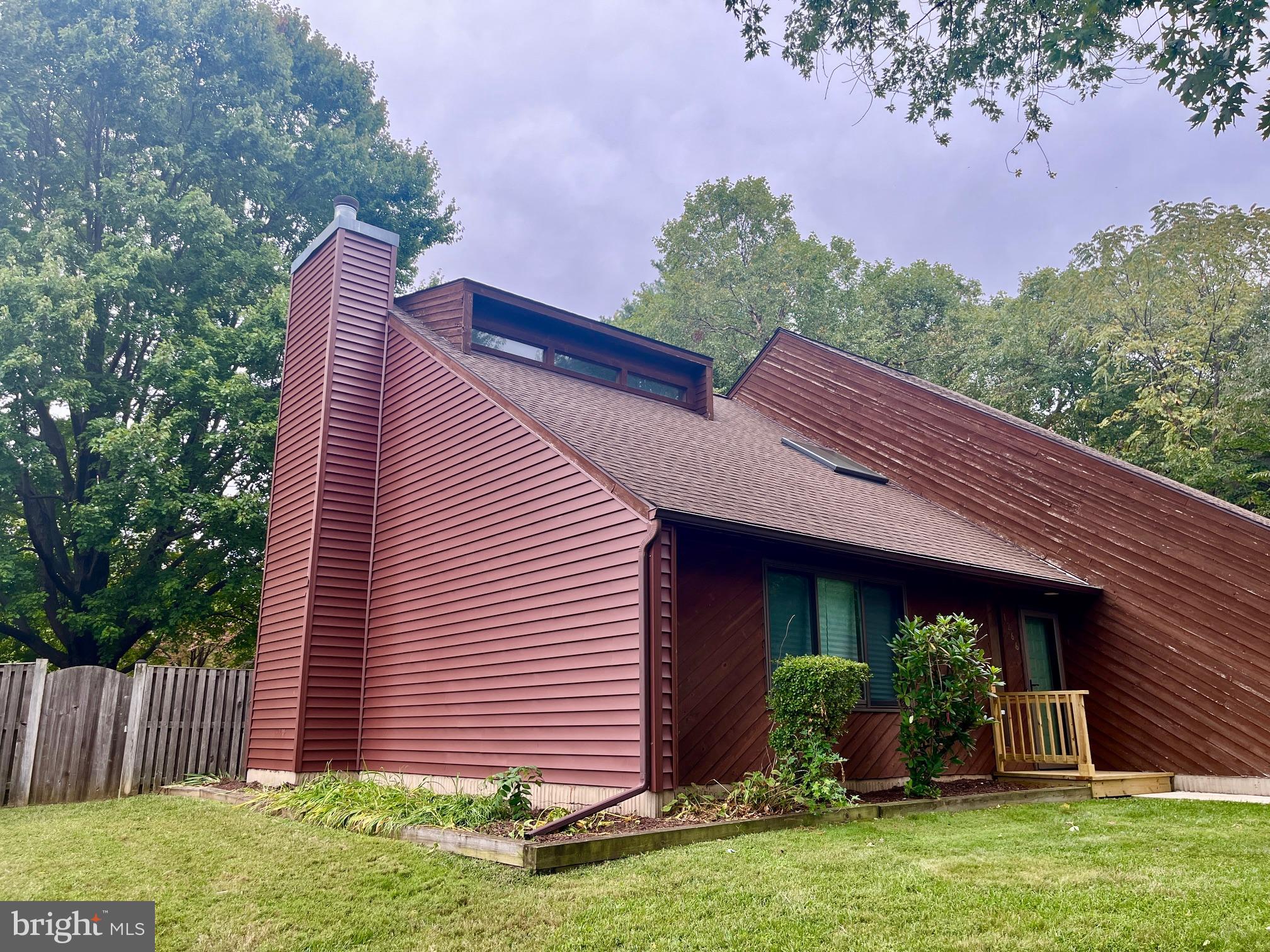 1266 Green Holly Dr