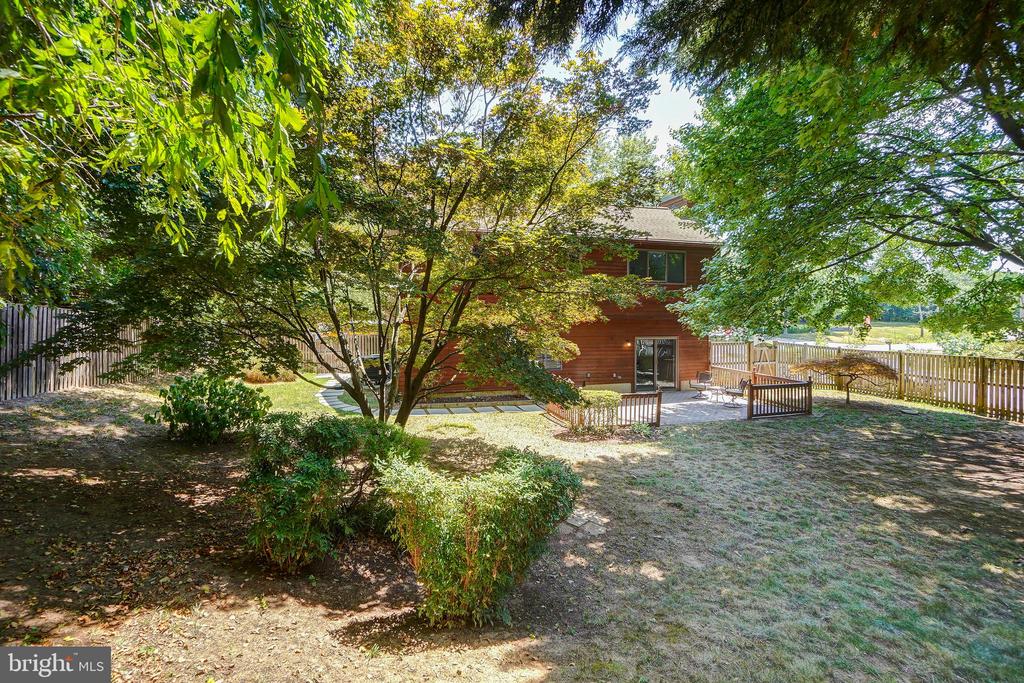 1266 Green Holly Dr