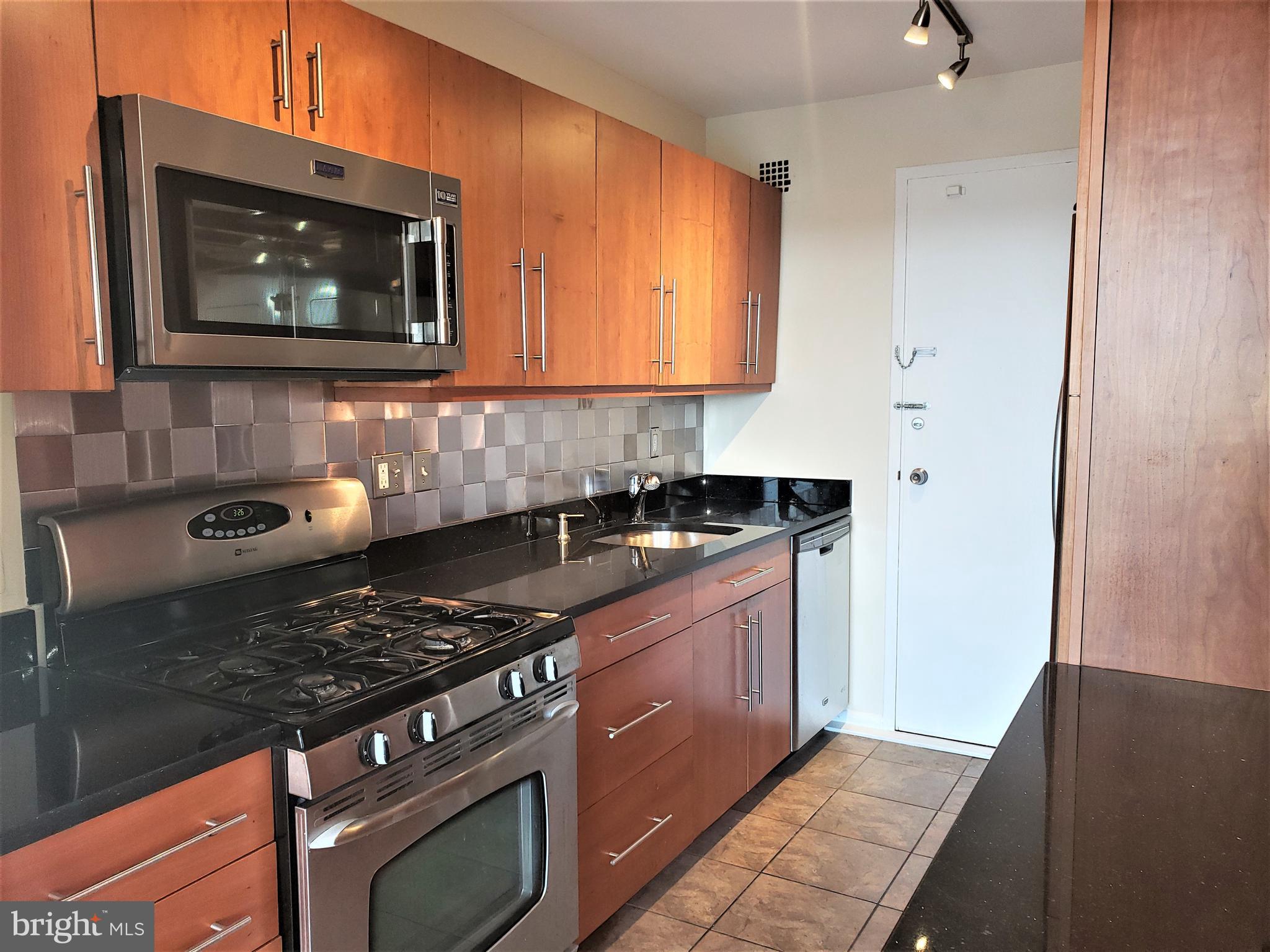 10401 GROSVENOR PLACE 1322