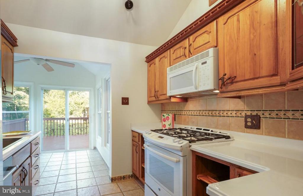 1224 SIMMONS DRIVE