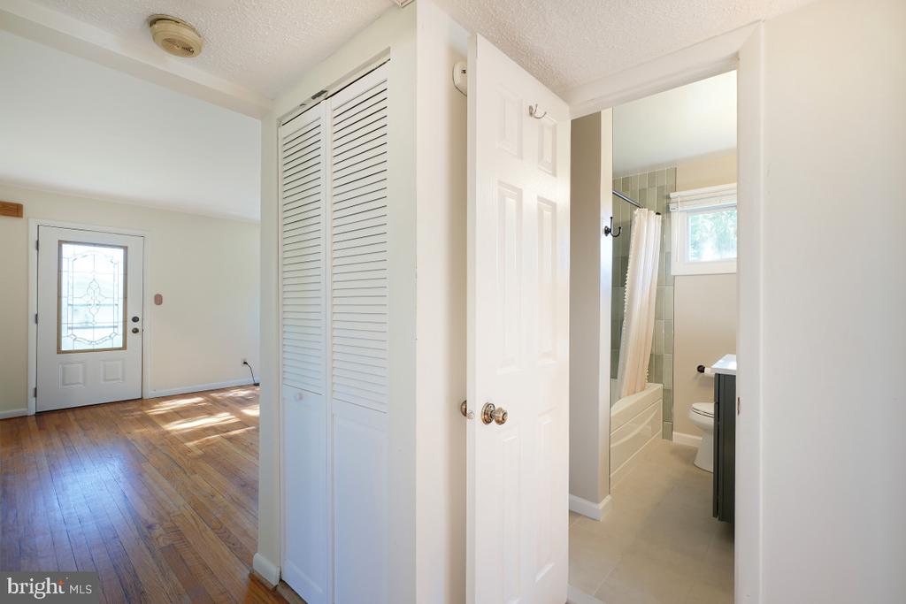 1224 SIMMONS DRIVE