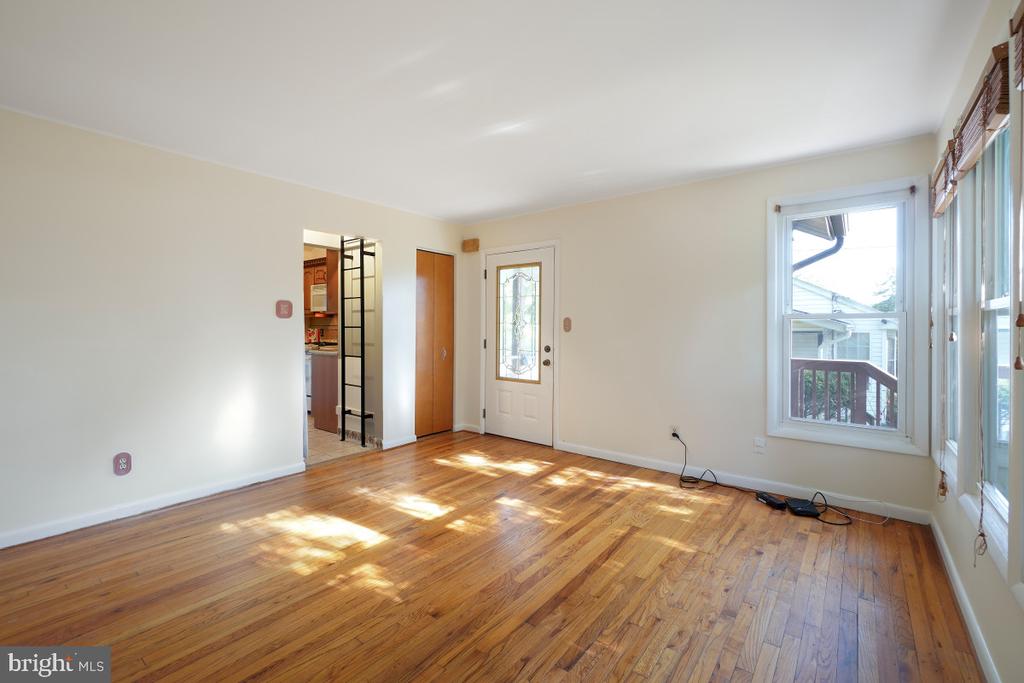 1224 SIMMONS DRIVE