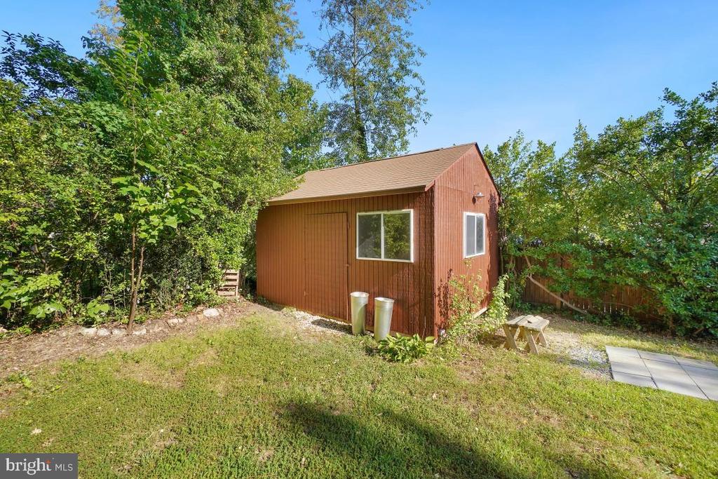 1224 SIMMONS DRIVE