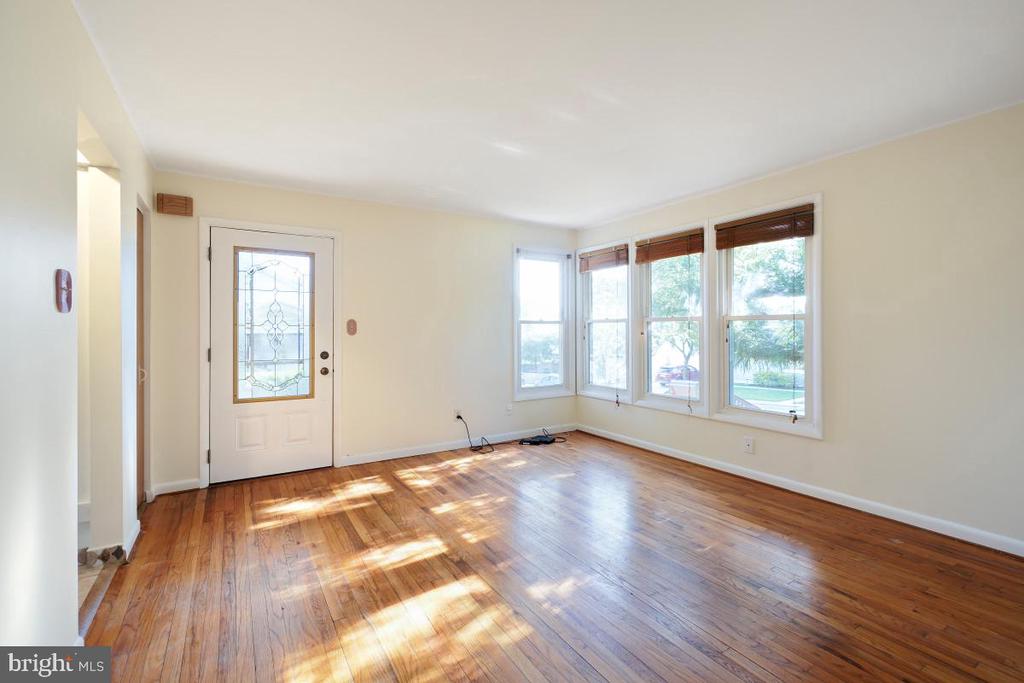 1224 SIMMONS DRIVE