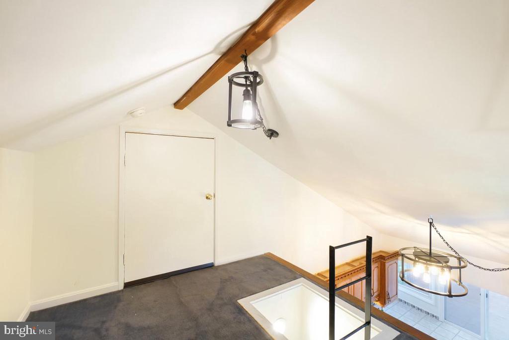 1224 SIMMONS DRIVE