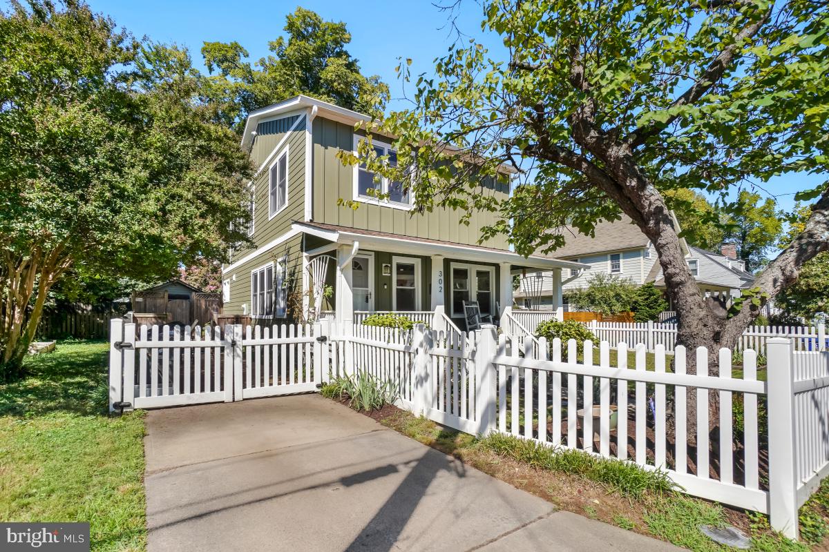 302 S BARTON STREET