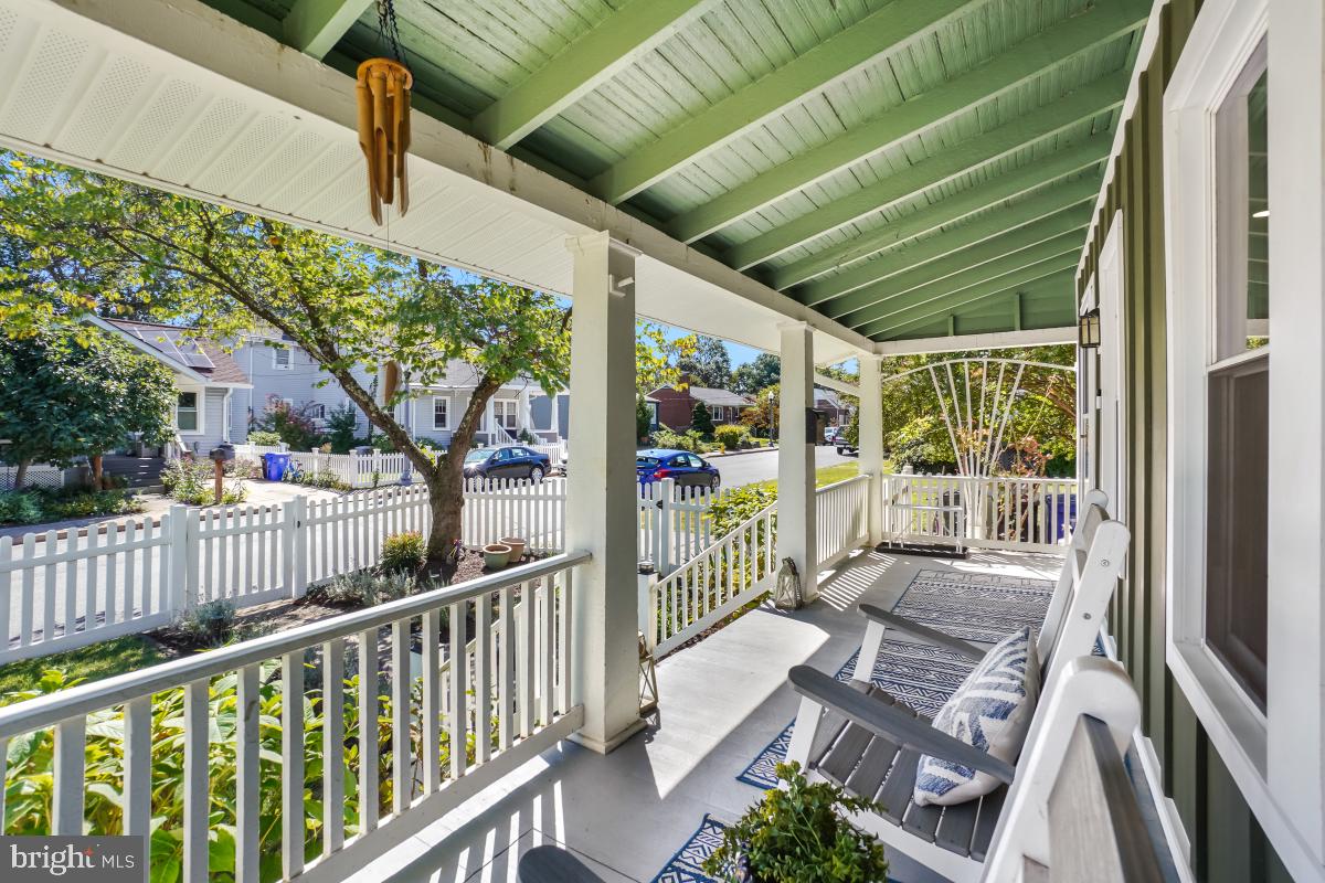 302 S BARTON STREET